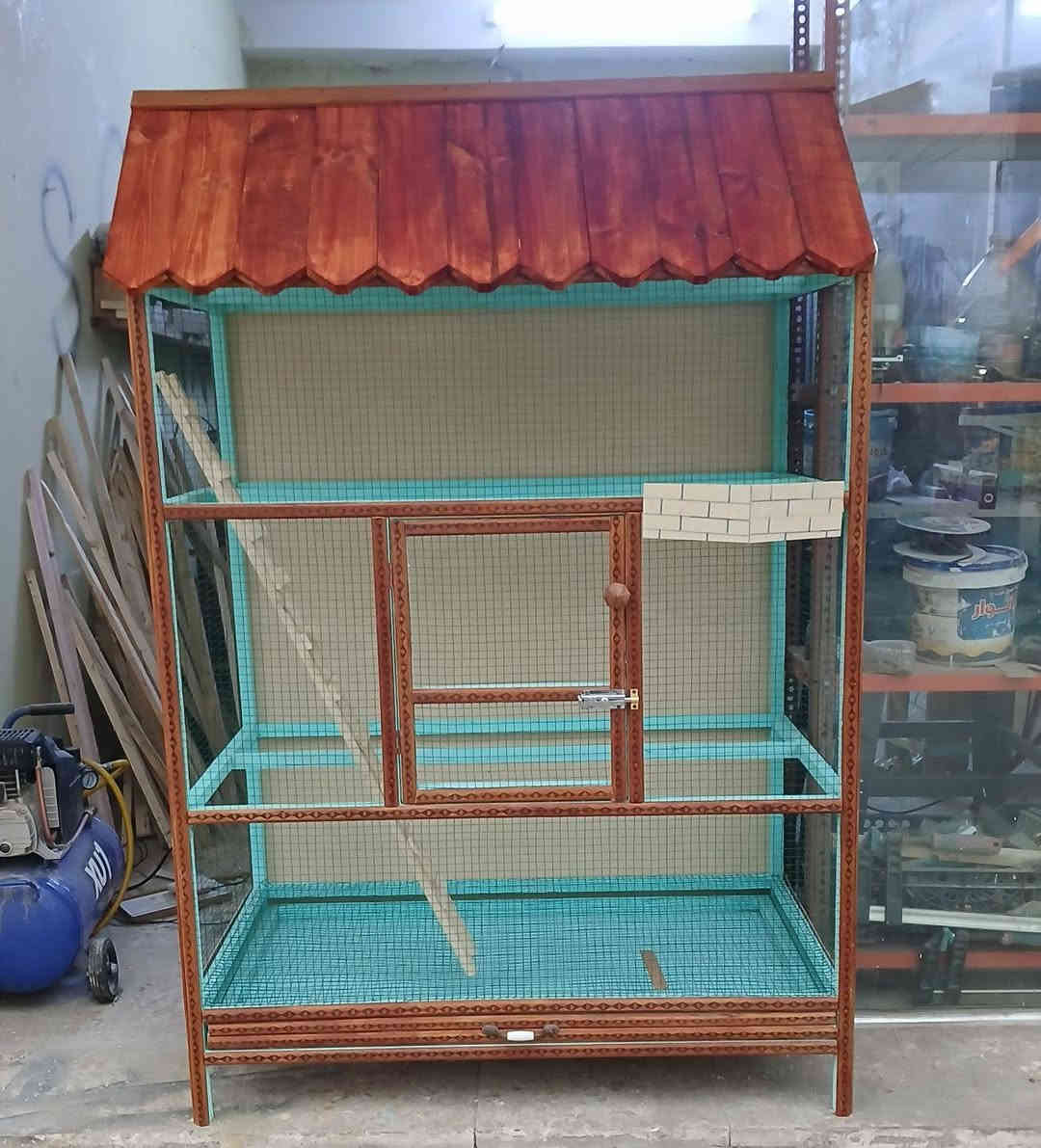 شغل تزكام
قفص متاح خشب صاج ثقيل 
التفاصيل 
الارتفاع متر ونص
 العرض متر و 5
النزال 55سنتيم
مجر تنضيف + مجر اكل 
درج العدد 1
المكان بغداد السفير العبيدي
#توصيل لايوجد 
السعر خاص

للاستفسار أكثر ***********
