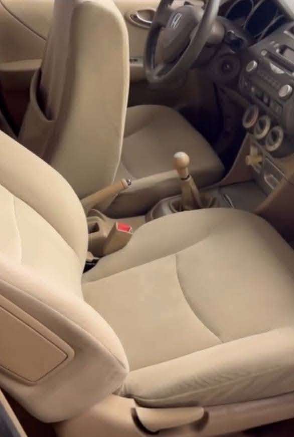 رجع توفر الحجز على حمام داخل للسيارات🚗
---

*🚗 لوندري الاخوين لغسيل او حمام السيارات 🚗*

نرجع سيارتك جديدة من الداخل!

*خدماتنا:*
1. *غسل بالرغوة* - تنظيف عميق للمقاعد والأرضية
2. *تنظيف المقاعد* - إزالة البقع والروائح الصعبة  
3. *تعطير كامل* - ريحة نظافة تدوم
4. *تجفيف سريع* - تستلم سيارتك بنفس اليوم

*لماذا تختارنا؟*
- مواد تنظيف أصلية وآمنة على القماش
- فريق محترف وخبرة في غسيل السيارات
- أسعار مناسبة وخدمة سريعة

*📞 للحجز والاستفسار:*  
************ - ************

*العنوان:* جنوب الموصل القيارة الجدعة
*لوندري الاخوين.. نظافة تليق بسيارتك* ✨
