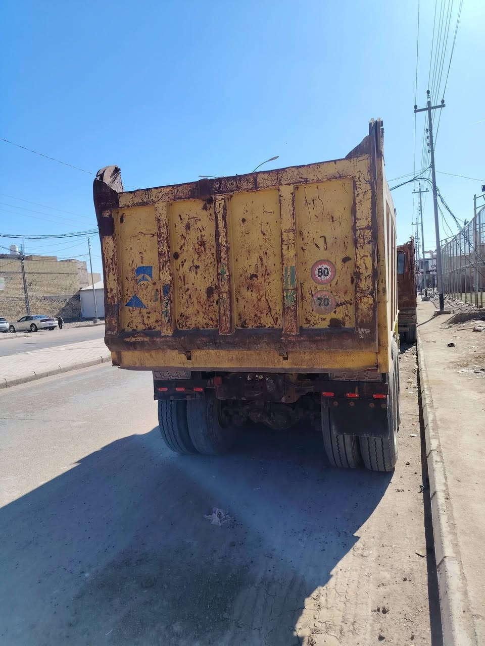 السلام عليكم سياره سكانيه 113 البيع موديل 85شاصي مكفول مجموعه فراشة كير 5/5مكينه 12 ونص  تايرات فوك نص عمر رقم نكليزي سنويه الى 29 رقم بابل السعر 150وبيه مجال لشراي ***********
