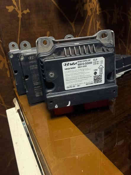 السلام عليكم 
يتوفر قطع غيار السيارات الكوريه الحديثه ( وارد امريكي )فقط 
جميع انواع السيارات و K4 
العنوان . سوق بغداد . شارع الالمنيوم . زيد الجابري 
الهاتف . ***********
