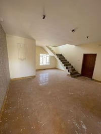 ام الخيل الثالثة شارع ٢٠ • غرفتين وصالة • مدخل درج معزول