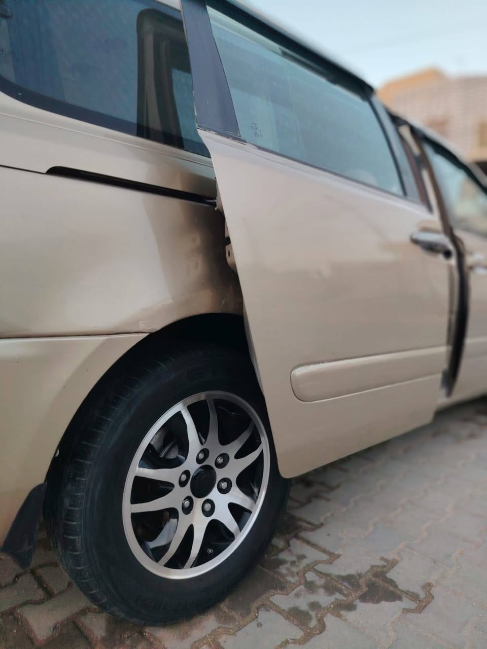 السلام عليكم كيه سيدونا موديل 2006رقم بغداد نكليزي بسمي مصبوغة احزام جماليه مكينه 3800 خير من الله بيهة منضومه غاز 80لتر المرغوبه حادث جاملغ خلفي عكس السايق بصيط بل اهلال سياره جاهزه مجهزه سعر 110 وبيهة مجال بصيط رقم الهاتف ***********
