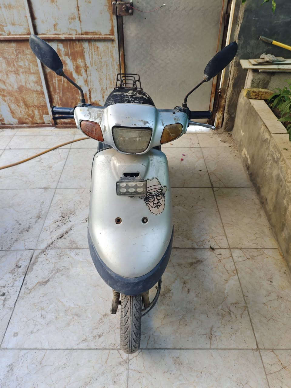 دراجه ياماها ستين منغولي دراجه حلو وكامله مكينه ناعمه دكه هندر ناقصها فقط باتري كهربائيات شغاله بيه مشكله ب سكان شويه عوج سعرها 120 وبيه مجال شي قليل رقم***********
