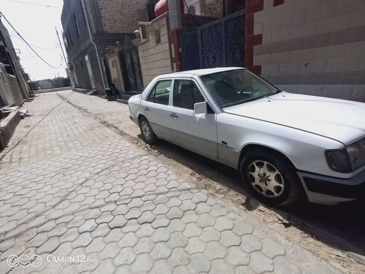 للبيع أو المراوس حسب القناعة
اMercedes-Benz W124 300
موديل 92 
السعر 50 وبيها مجال قليل
 محرك بطّة 3000 جديد ابو الديلكو 
 كير جديد
 تخم تايرات
 حدادية جديدة
 قواعد دبلات، بلاديه 
المكان سماوه 
للاستفسار والاتصال ***********
