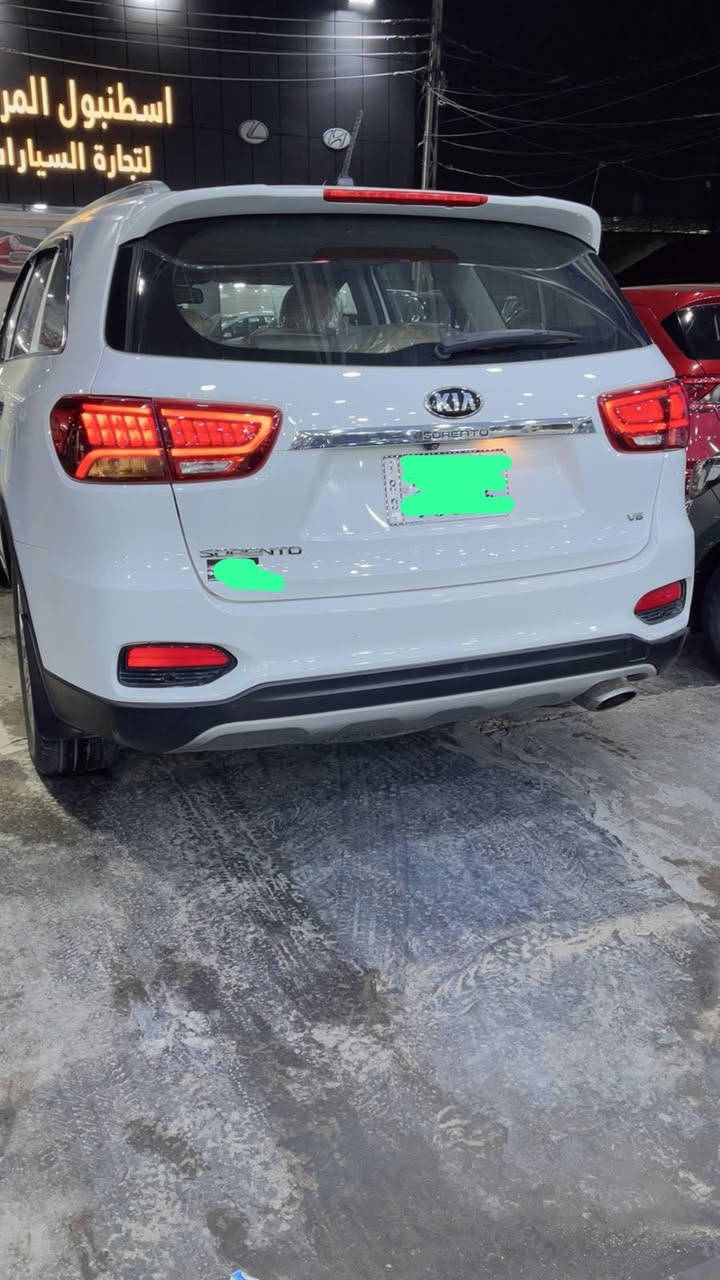 سلام عليكم كيا سورنتو موديل ٢٠١٨ فول موصفات ٦ سلندر  بانوراما  جنطه كهرباء  حساس امامي وحساس خلفي وكامره دواره لد صباحي بردات خلفيه كراسي كهرباء 
مري ترحيب السياره بيها ربع جاملغ امامي مصبوغ فقط 
موقع السياره بغداد معارض البياع 
هـ ***********

