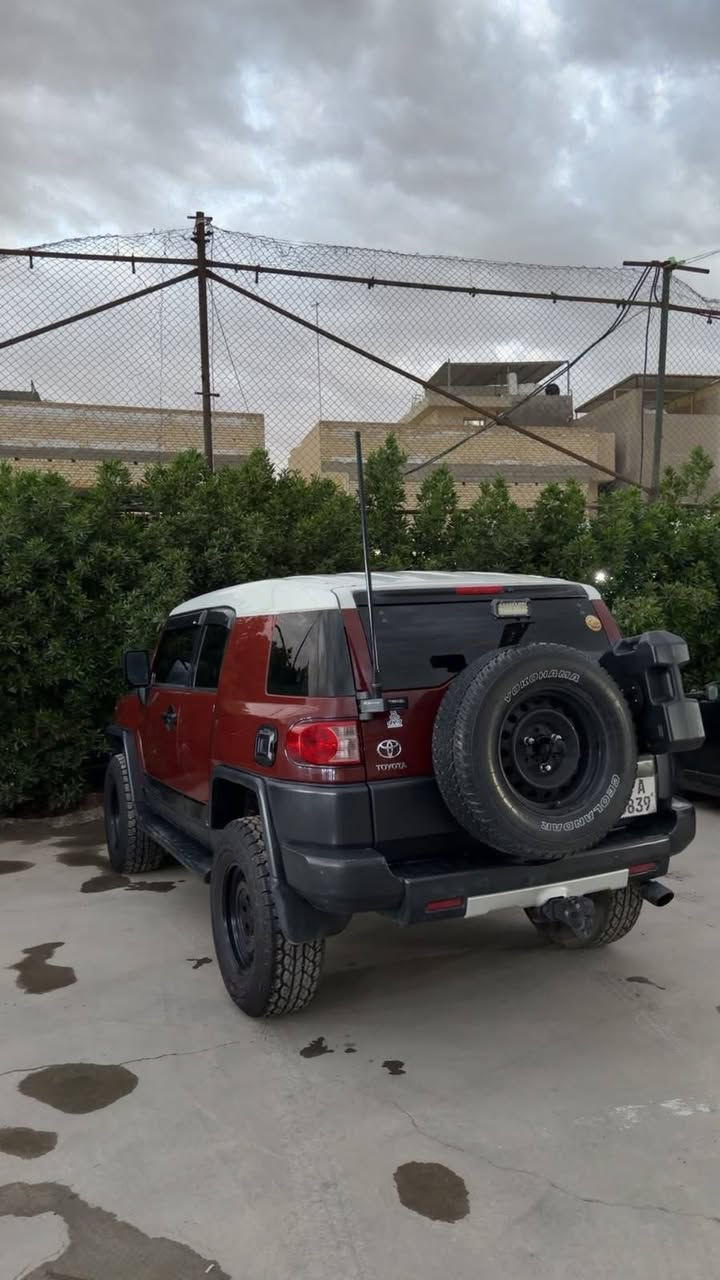 السلام عليكم
Fj موديل 2008 خليجي السيارة بدون صبغ
ماشية ٣٨٠ الف كيلو
السيارة فور ويل 
السيارة عليها هواية اضافات وهي مواصفات الfj العادية
شادلها ليد بار على البنيد
بيها اريل وقاعدة اريل مزوجة وجليكان وقاعده جليكان
حساسات خلفية وكامرة خلفية وقاعدة كامرة
قاعدات اكواب
شاشة جبيرة داخلية تدعم كار بلي واندرويد اوتو
سنروكل
كفرات ماصدات
يدات حديد 
دركة كاربون فايبر 
بروجتكر خلفي
هوك خلفي
ويل اسود براند 52
السيارة نظيفة حلوة 
ب ١٦٥ وبيه مجال شوية 
(ملاحظة البنيد جارد ومغلفة)
وعندي تقرير كامل للسيارة فاحصها يم الباشة من مشتريها
مع الشكر

للتواصل خاص او واتساب مسجات ***********
