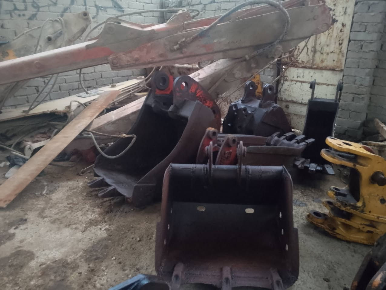 السلام عليكم كيلات جيسيبي وكيس وتركس حجم ٣٠ و٤٠و ٦٠و ٧٠ و٨٠موبايل ***********
