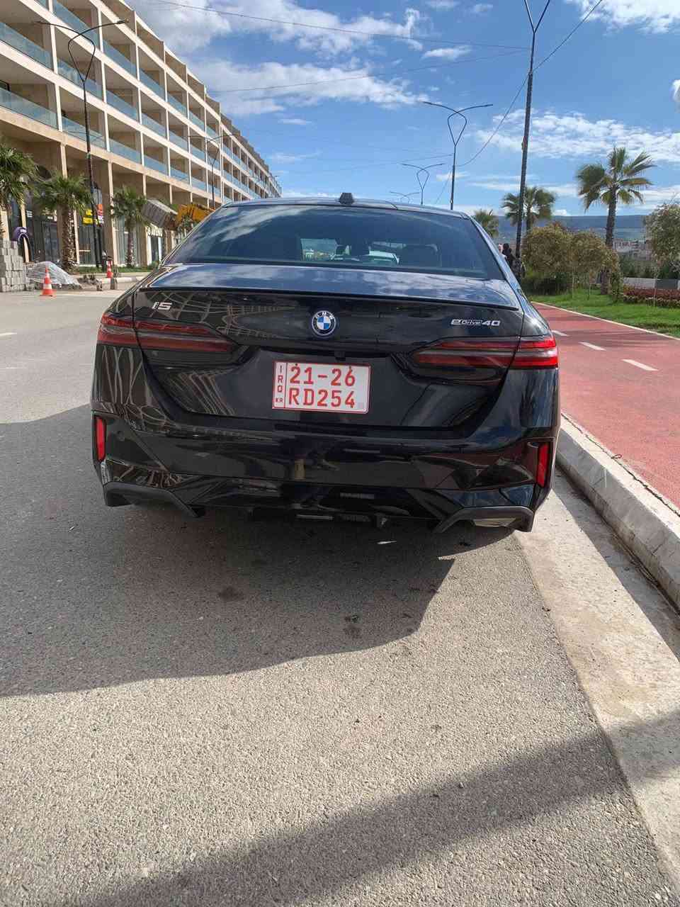 بی ئێم دەبلیو 2024 i5 edrive40 M pro
قەپات مواسەفات M package pro
تەنها 13 هەزار ڕۆشتووە 
فوول کارەباییە
پانۆراما
ئۆتۆپارک
داتاشۆ
رادار ٣٦٠
کامێرا ٣٦٠
هەموو ئەو مواسفاتانەی کە لە bmw هەیە 
یوەی دەرگای سەکن پێشەوە بۆیاخە 
لەگەڵ ١ پەڵەی بچوک لە دەرگای دوای سەکن
هیچ ناوی نەگرتوە 
چونکە تەنها لەسەر شوخت بۆیاخ کراوە
هیچ ئێرباگی نەتەقیوە
بە ٤٠ دەقە شحن کردن ٦٠٠ کیلۆمەتر ئەڕوات 
و ژمارە کاتیە و ٢  مانگ و نیو ی ماوە بۆ رەقەم کردن 
پارەی رەقەم کردی نیە چونکە فول کارەبایە
ناونیشان سلێمانی

سـعـر : لە کۆمێنت داوابکە ڕاستەوخۆ بۆت دێت 📥 

گێر و مەکیەنەی بەشەرت 
هیچ کێشەیەکی تێدا نییە 

ژمارەی خاوەنەکەی 
***********
 ڤایبەر و واتساپ

