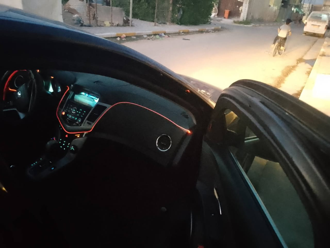 السلام عليكم شوفر كروز مديل 11 رقم اربيل كير مكينه المكانيك خير من الله مابيها حادث بيها جراد بلقماره او بلصندوك  السياره تبريد مابيها بس غاز مثل ما يدعي صاحبها  تايرات جدد الاماميات قبل اسبوع شديتهن  السياره جاهزه ابيع نقد او اقصاد  سعر النقد 70 $ او بيها مجال حك الجيه  والاقصاد خابر او نتفق   ***********
