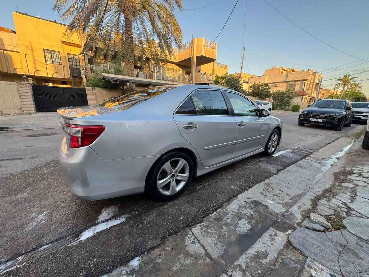 السلام عليكم.
كامري خليجي 2013 مكفوله  من الصبغ. عدا جزء من الدعاميه الاماميه
ماشيه113000 حقيقي  جاهزه لانقص ولاتبخير
مكينه2500
هزه وسنويه جديد
مكان السياره بغداد صليخ
كشنات جلد بيج  وكشن السائق كهرباء 
تبريد قطعتين
مري كهرباء
ترحيب 
تحكم سترين
نظام ايكو
وكروز سرعه
منظومه تبريد جديده قبل شهر
سيرفيس  للسياره كامل
كامره 
حساسات خلفيه
ويل حجم 17
دبل كزوز
السعر143 وبيها مجال للشراي
*********** بغداد, العراق
