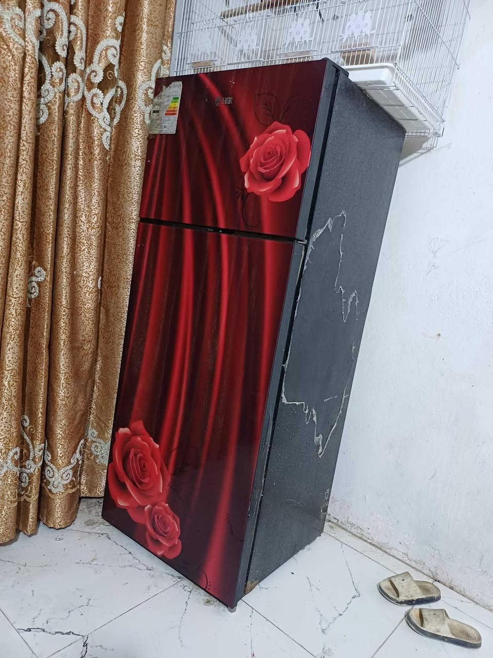 سلام عليكم متاح ثلاجه للبيع أخت الجديد خير من الله سعره ٢٠٠ والشراي بخدمته اليريده يتصل على هذا الرقم ***********
