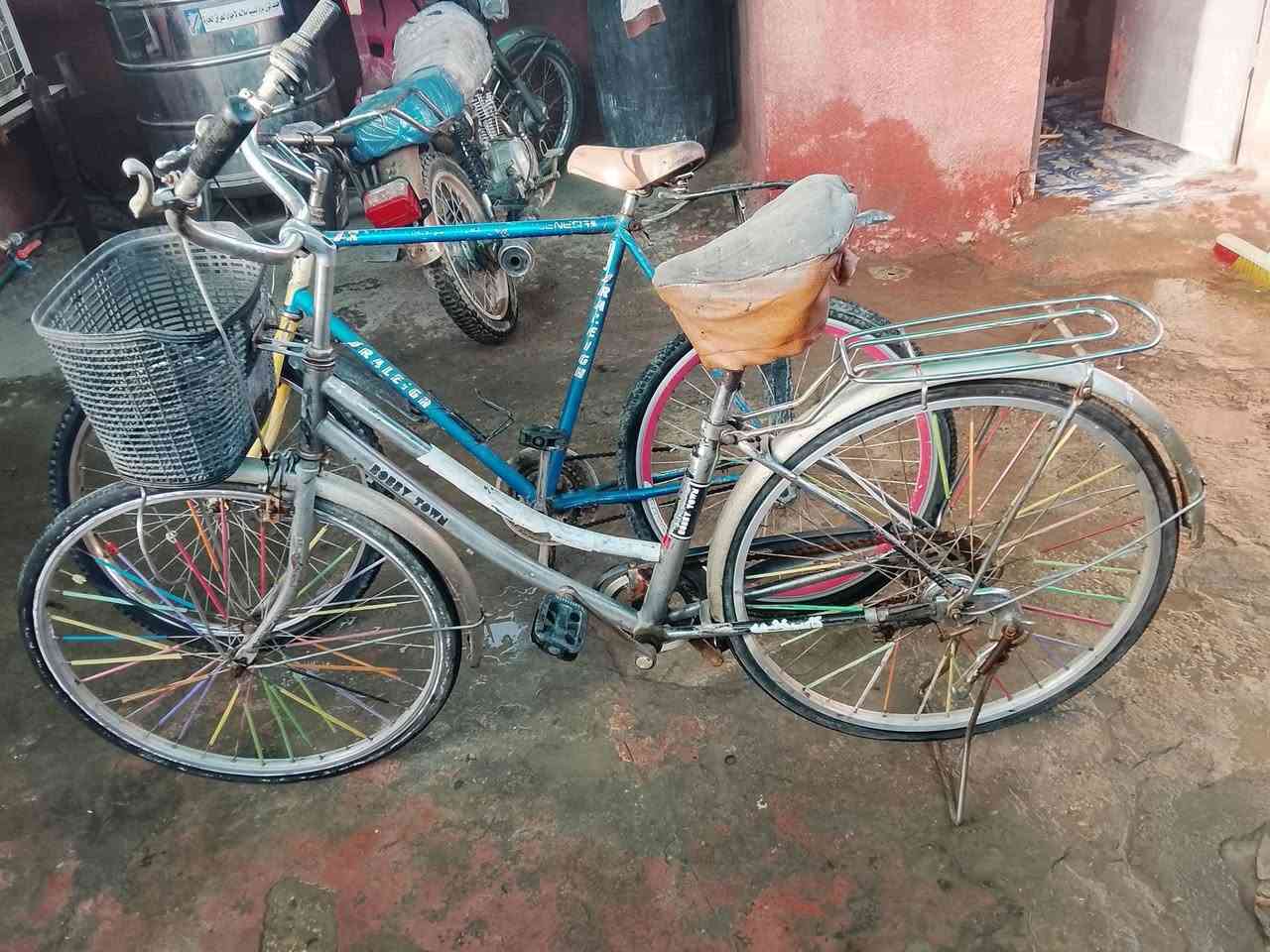 باسكلات للبيع البناتي بي عطل بل بيم طاك فقط او الباسكل مال صباق بي عواج بل تاير ألمامي مي ءثر قيم وخث


**إذا كنت صاحب هذا الإعلان وتريد حذفه لأي سبب، رجاءا أرسل رسالة إلى الدعم الفني**