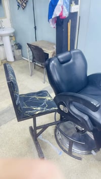 للبيع مساعد حلاق سعر 100 او معارض ب كرسي  بيع مستعجل عدم تفرغ فصال جدي...