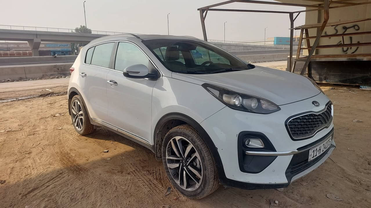 كيا سبورتج موديل ٢٠٢١ خليجي 
مكينة ٢٠٠٠ دوش
نص فول
ماشية ١٠٠ الف
مكفولة من الضربة والحادث
بيهة طخة بدعامية الورة
بيهة شخوط خفيفة وقليلة
رقم بغداد باسمي
سيارة حلوة ونضيفة
الموقع مجمع بسماية
السعر ٢١٠
الهاتف ***********
