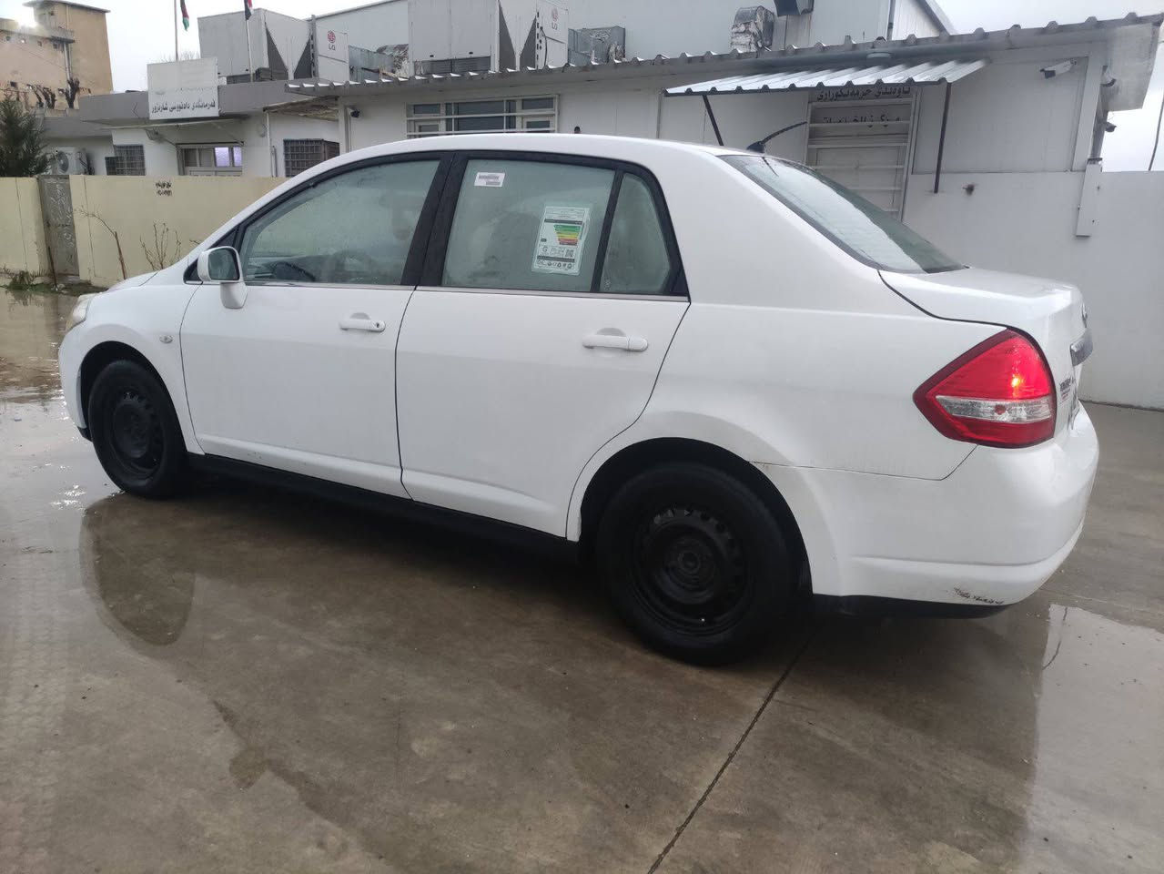 نیسان تیدای2010یابانی مەکینە ۱٦بیلاد بئ بۆیاخ گێرومەکینە ی بەشەرت
نەکراوەتۆ  سەنەوی تەواوبوە بەناوی خۆمانۆیە وەکالەتیش ئەکەینە  سەیارەکە زۆر جوانەو ماڵی دۆستە چوارتایەو ویلی نوێی لەژێرایە سێعری ۹٥گەڵاوکەمئ مەجال
گەر موشتەریت تەلەفون بکە لە خزمەتام 
***********///*********** دار بنديهكان, السليمانية
