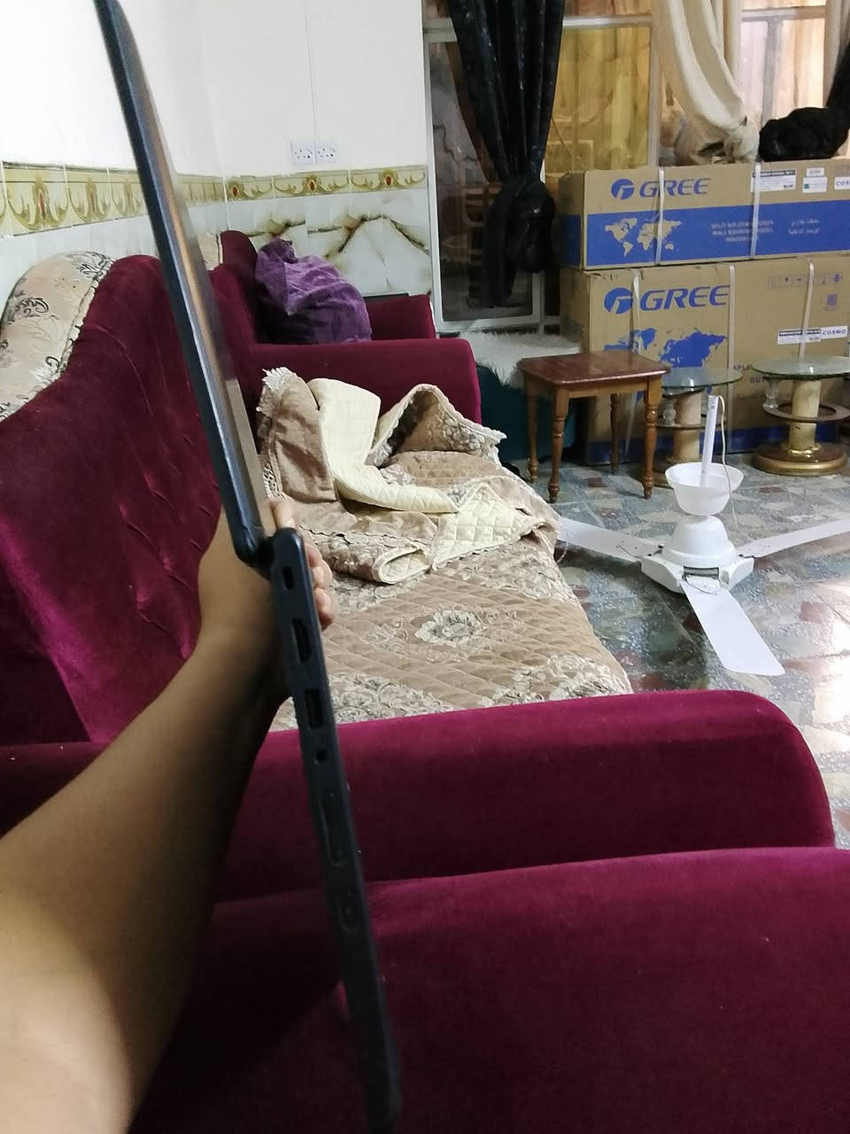 السلام عليكم اخوان عندي لا بتوب للبيع الابتوب نضام اندرويد ذاكرة 32 الخارجية 6 إلا بتوب نضيف او حلو ويا جنطة او شاحنة العنوان بغداد البلديات تقاطع الكهرباء الجهاز قلاب 360درجة السعر 120 او بي مجال بسيط رقم الهاتف *********** فقط واتساب
