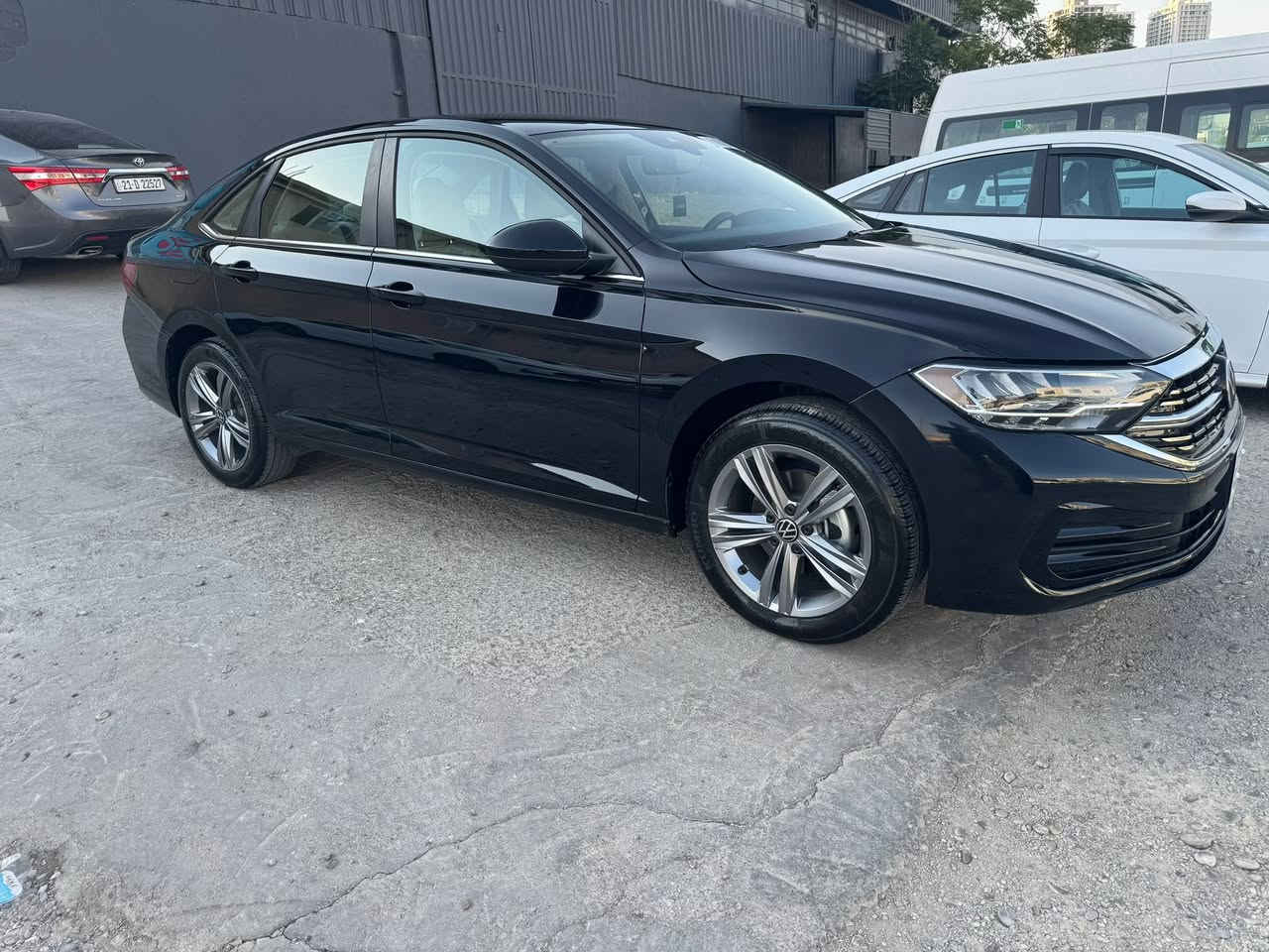 Volkswagen Jetta 2023 SE
جیتا ٢٠٢٣ SE 
یەک پارچە سبوخ بێ ناو گرتن بە شەرت 
ئیرباگ سوکان تەقیوە سوکانی بە کامل بیلادی گۆراوە 
ناو کرێمی 
کوشن کارەبای 
کوشن گەرم 
کوشن جلد

ستارت ستۆپ .. 
رادار تەنیشت .. پێش و دوا .. 
خەتی جادە 
بەسمە .. 
شغال .. 
٢٣٠٠٠ مایل ڕۆشتوە 

***********
***********
