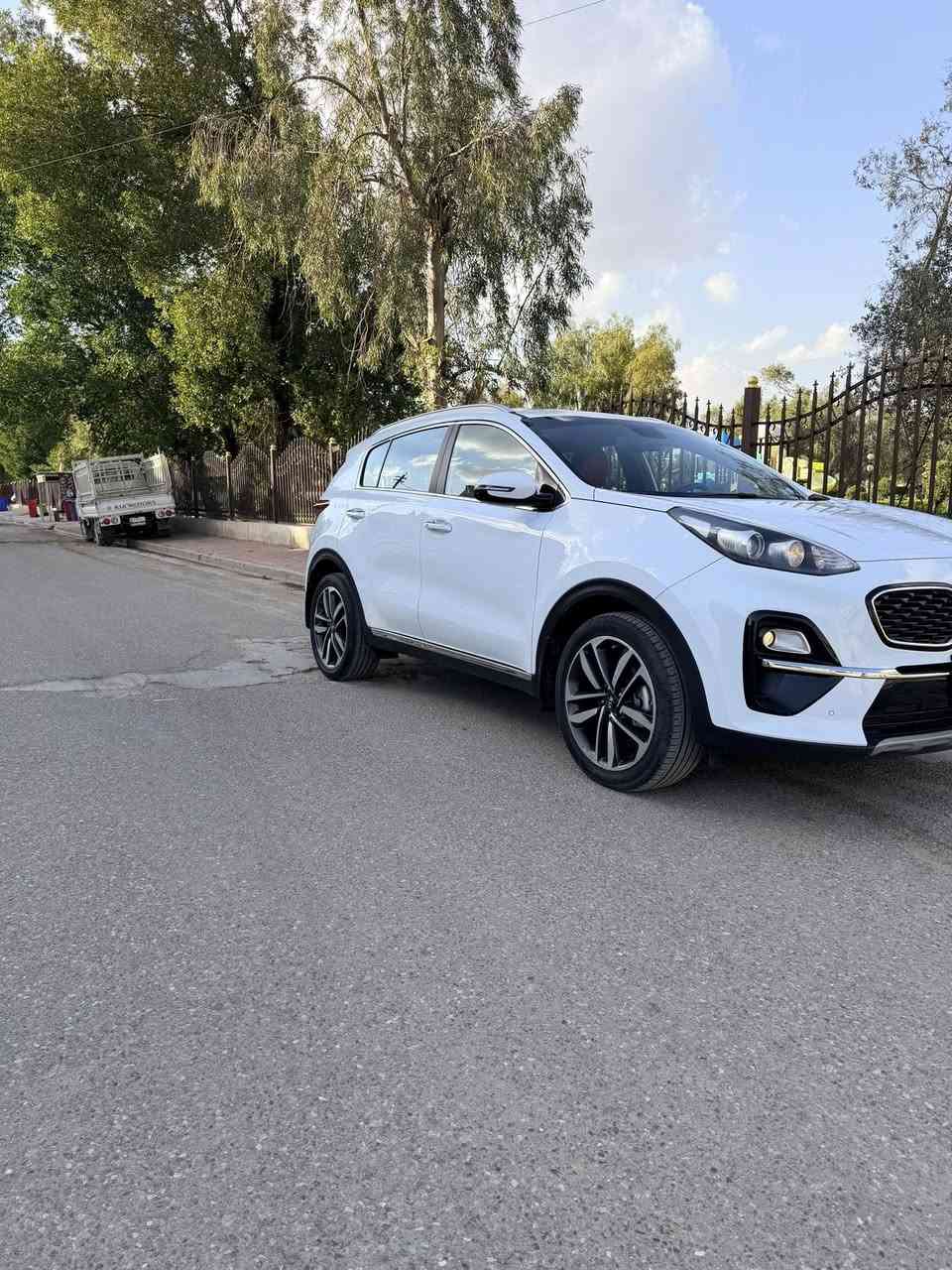 كيا سبورتاج موديل 2019 شكل 2020. رقم بغداد ماشية 
37 ألف حقيقي. مواصفات: بصمة. كشنات كهرباء. هاند بريك بصمة. التبريد مناخين منفصلات. مانع انزلاق. مانع انحدار. حساسات امامي خلفي. مرايات جانبية طي كهرباء. إشارة بالمرايات. مراية داخلية اوتو دم. لد نهاري. كشافات. اوتو هولد. 3 أنظمة قيادة. تحكمات ستيرن جهتين. كروز سرعة. سبير المقدس غير مستخدم. الأرضية مغلفة. تخم تاير جديد. باتري جديد. ملاحظة: بيها باب السائق وباب الخلفي الأيمن بارد. وبارد باب السكن بسيط
السعر 182 
. ***********
***********
