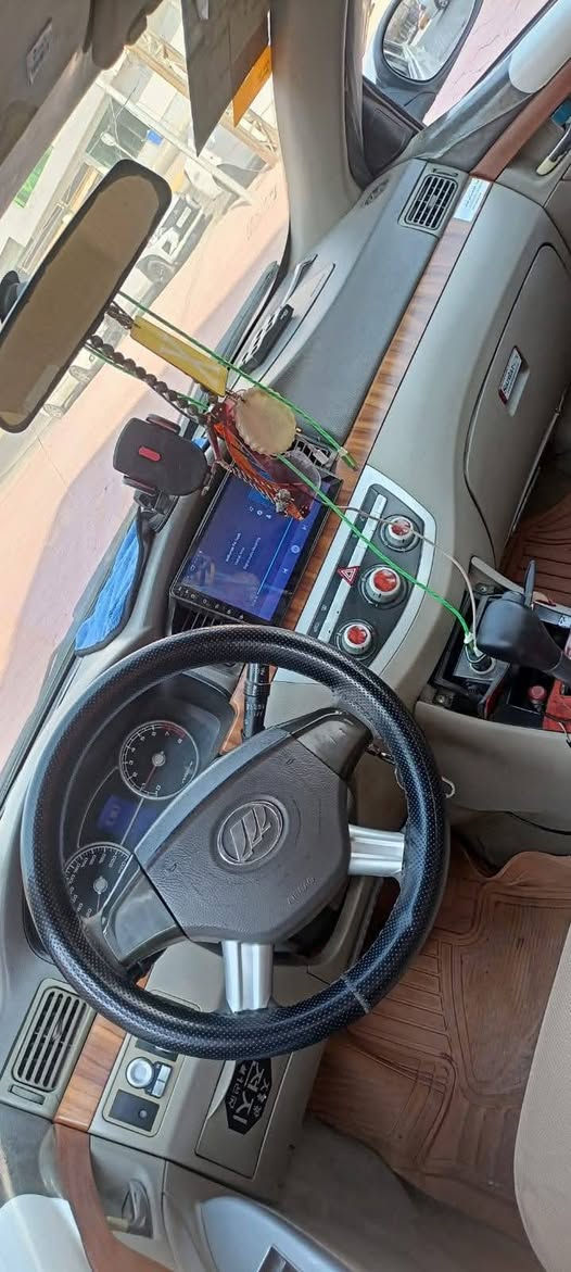 ليفان للبيع2011 بدون صبغ بدون معجون بيها بارد قليل تبريد تدفئه كير توماتيك مال كورلا محركها الاصلي بي بداية صرف بس مابي خلل  مكان موصل حي الانتصارالسعر57وبي مجال ***********
