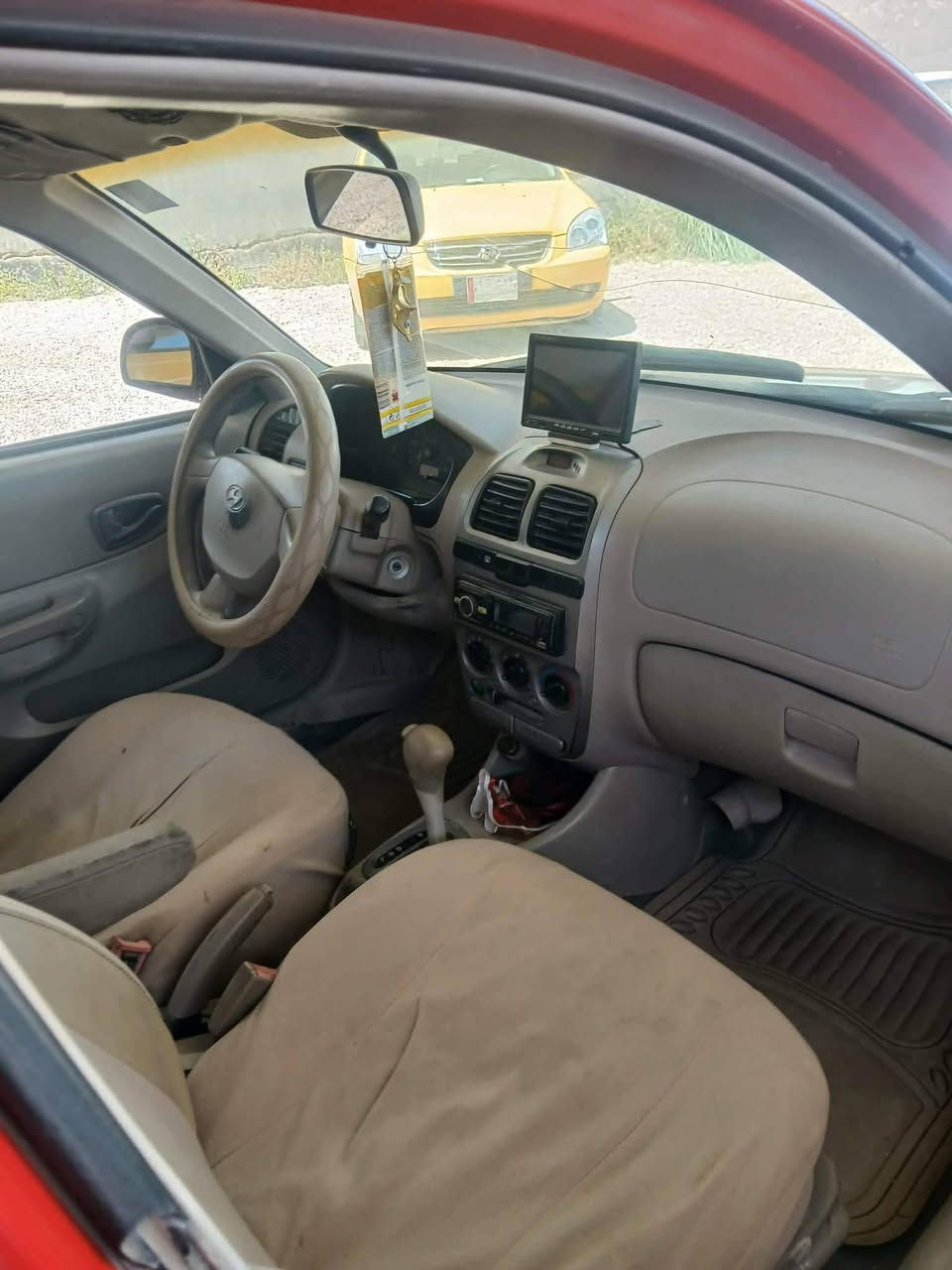 السلام عليكم
سيارة للبيع هونداي اكسنت موديل 2004
رقم بابل
تبريد شغال 
تخم تاير جديد
صبغ عام الجماليه بدون حادث 
محرك 1600
السعر 55 وبيها مجال 
للاستفسار اكثر الاتصال على الرقم 
***********
