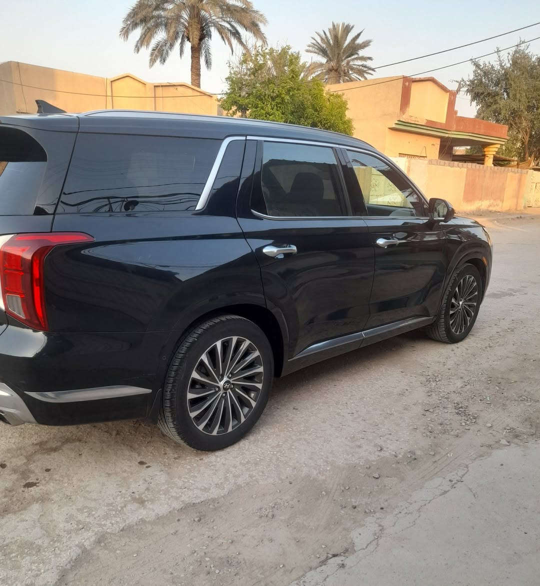 بالسايد 2023 كلكرافي تجي اعلى فئة بالبليسايد فول مواصفات 1/1 
محرك 6 سلندر 3.8L السيارة رقم بغداد بسمي ترقيم جديد 

المواصفات : بصمة ، تشغيل عن بعد ، بصمة ابواب 
،بانوراما  فتحتين سقف ، سماعات هارمن كاردن ، رادار امامي جانبي عدد 6 ، حساسات امامي خلفي ، شت كامرات 360 درجة ، كشنات الامامي خزن ميموري.  جميع الكشنات كهربائي و تدفئة و تبريد ، كشنات جلد ، كشنات Vip منفصل ، بردات جانبية ، تبريد مركزي امامي خلفي منفضل التحكم ، تحكمات ستيرن ، شفتات ، كروز سرعة و سياقة ذاتية بالكامل ، تدفئة ستيرن ، مري هيتر ، صندوق كهربائي ، خمس و ضعيات قيادة ، ويل كب 20 ، اوتو هولد + نقطة عمياء *•+ اوتو بريك ، هاند بريك بصمة ، مثبت سرعة ، شحن لاسلكي ، ، شاشة كبيرة ديجيتال ، كشن السايق مساج ، دادة شو امامي بلدشبول ، تقديم و ترجيع السيارة عن طريق البصمة ، منفذ type-c , و بعد بيها هواي مواصفات ، 
السيارة جاهزة حادثها بنيد وشوية بجاملغ وبيها كلير ٤ قطع من امريكا 
السعر : 240 وبيها مجال 
للتواصل : اتصال او واتساب
***********
