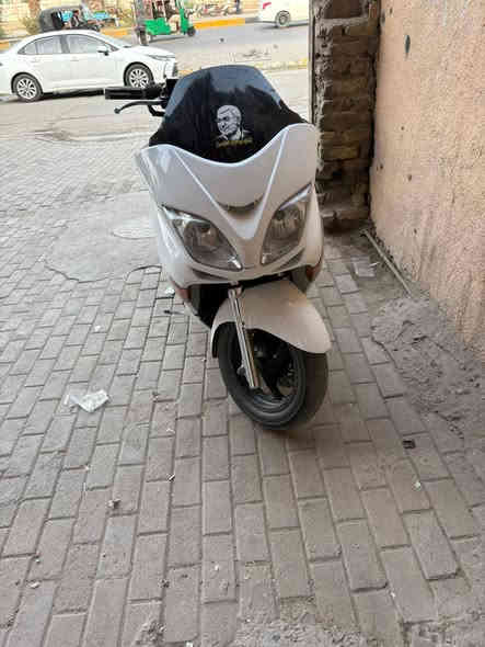 السلام عليكم فورزه 08 مكفوله ماشيه 31الف جيب فيتر وفحص دراجه مكينه مفوله السعر 850 وبيهه مجال حك الجيه مكاني بغداد الرقم ***********
