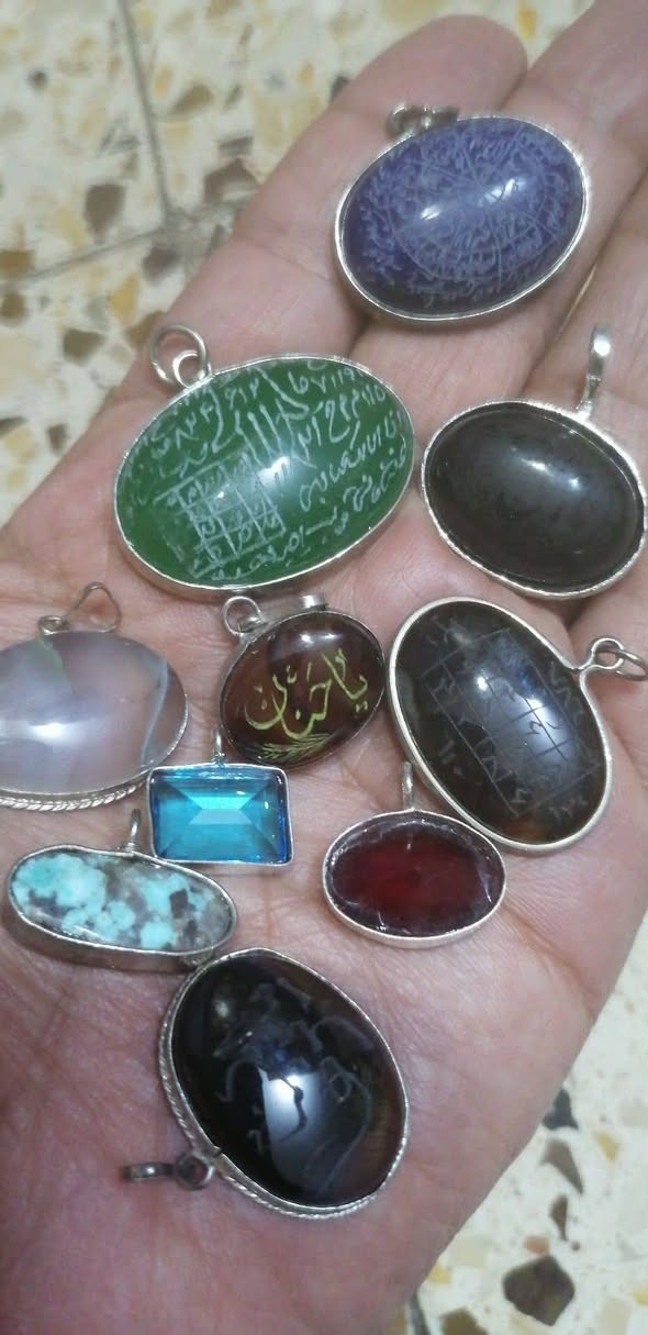 سلام عليكم للبيع احجار عدد 30 جزع وسليماني عطف و سليماني عين صريحة و سنام الجمل و قلادة فيروزي و عقيق مخطوط و شفه و ياقوت و توباز كلهن 50 الف مع التوصيل ما اراوس


**إذا كنت صاحب هذا الإعلان وتريد حذفه لأي سبب، رجاءا أرسل رسالة إلى الدعم الفني**