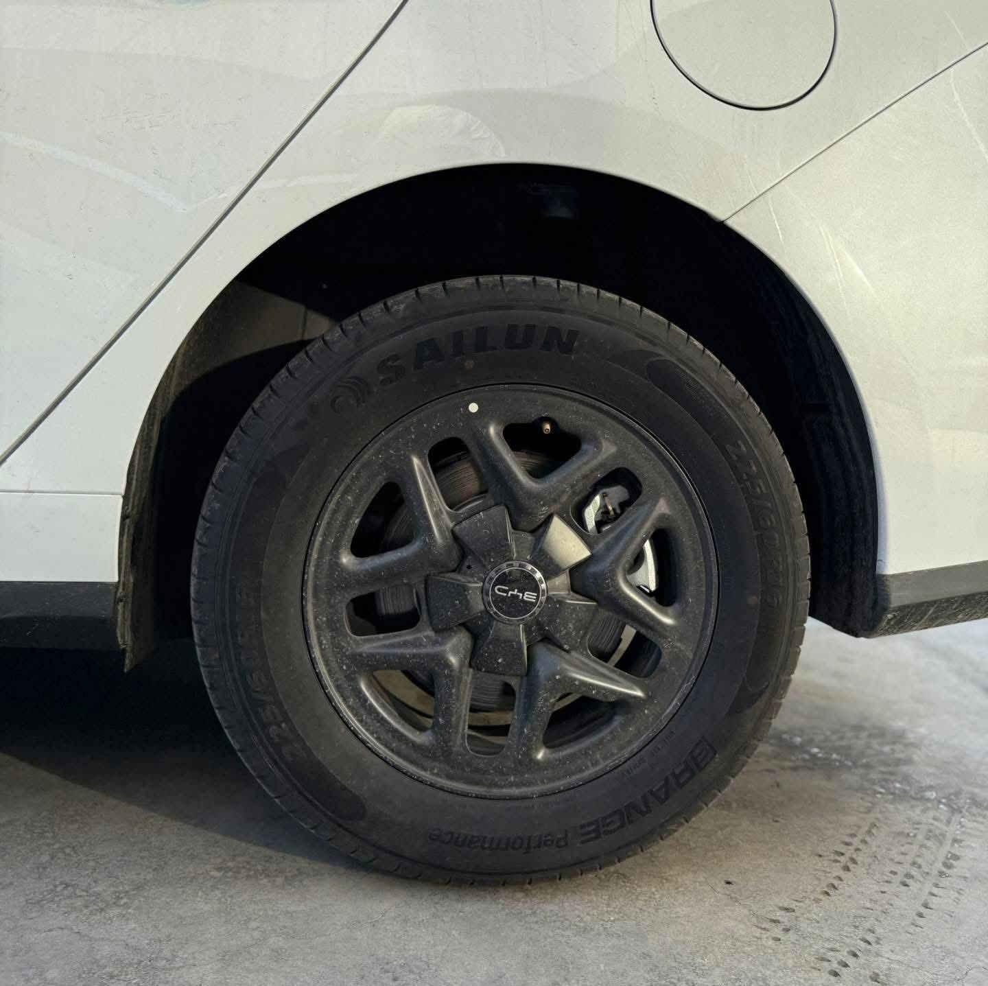 السعر 18 مليون و450 الف مع الشاحن مع جميع الغراض
سيل5 2025 زيرو العنوان بغداد الشعب للاستفسار 
***********
