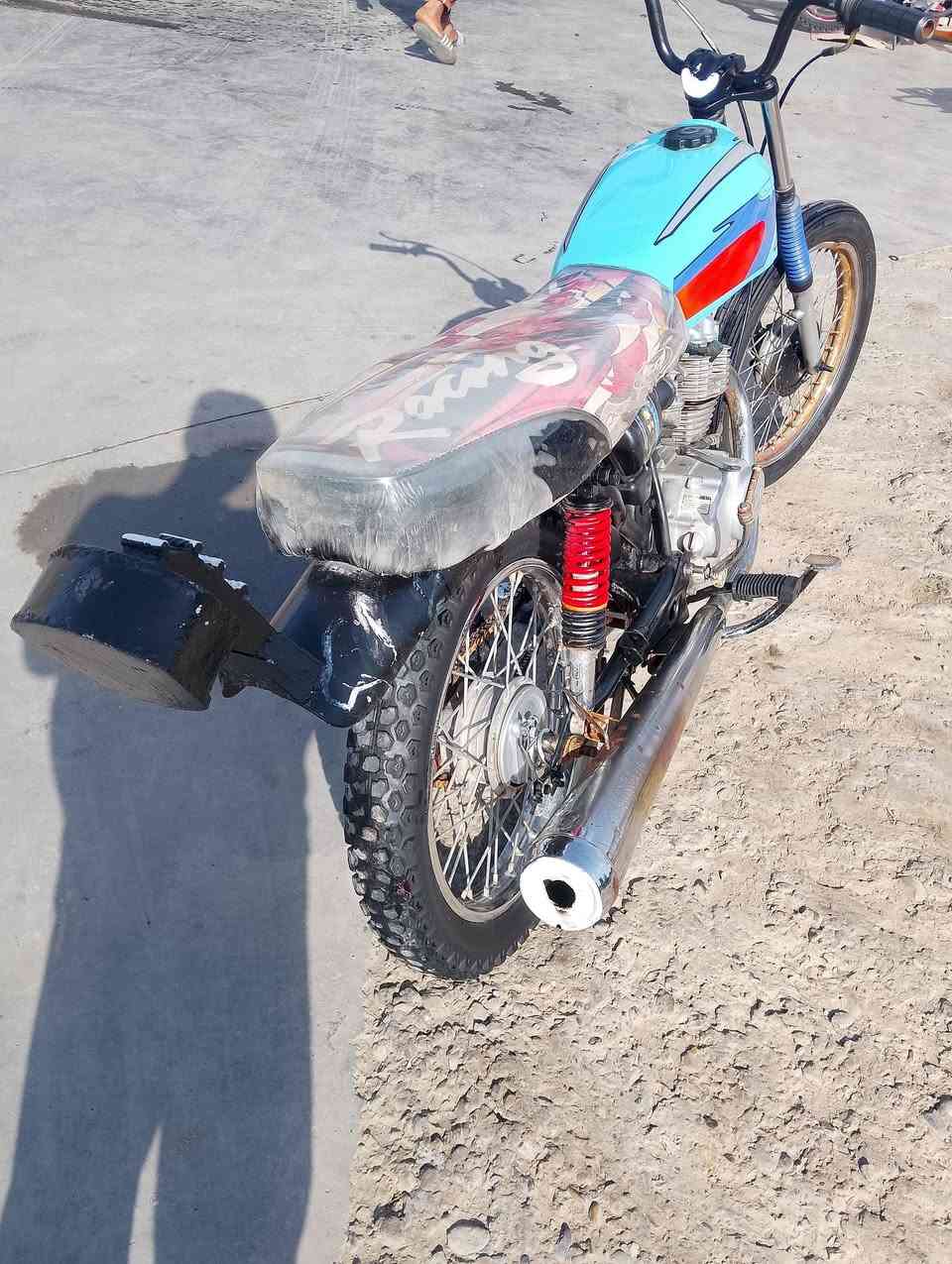 دراجه للبيع بدون مدكر موديل 21 اصولي اوراق كامله السعر 250 وبيهة مجال المكان ديالى ناحية كنعان او مراوس ***********
