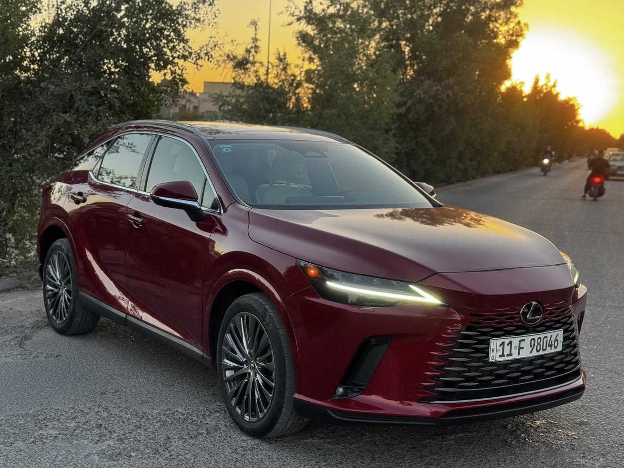 للبيع اعلى فئة لكزس Ultra luxury RX350 هايبرد محرك 2500 تنفس طبيعي مو توربو، السيارة لونها الخارجي واضح والداخلي ابيض جلد طبيعي وخشب اصفر

السيارة كل المواصفات المتوقعة موجودة بيها، ( ما كتبت الموصفات لان كلش هواية ) كل الكراسي الخلفية والأمامية كهرباء وتبريد وتدفئة، من head up display لحد الكاميرات المحيطية ال6 مو 5 متوفرة بيها، ويل 22 كروم 

السيارة شبه كلين تاتيل حادثها دعامية امامية وخلفية بدون اي دواخل وبدون اي ايرباك كلها سليمة 

السيارة مرقمة بغداد وبعدها على وضع امريكا

السيارة بحالة ممتازة من حيث النظافة والقيادة وما ينقصها اي شي ولا اي ضوة مشتغل بيها

مكان السيارة حي العدل بغداد بيع فقط بدون مرواس

مكان السيارة حي العدل 
السعر ٤١،٠٠٠


**إذا كنت صاحب هذا الإعلان وتريد حذفه لأي سبب، رجاءا أرسل رسالة إلى الدعم الفني**