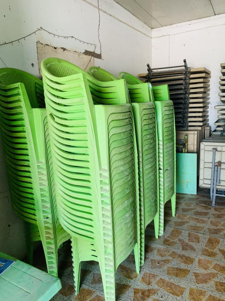 كراسي. و ميوزه. البيع  *********** /***********
