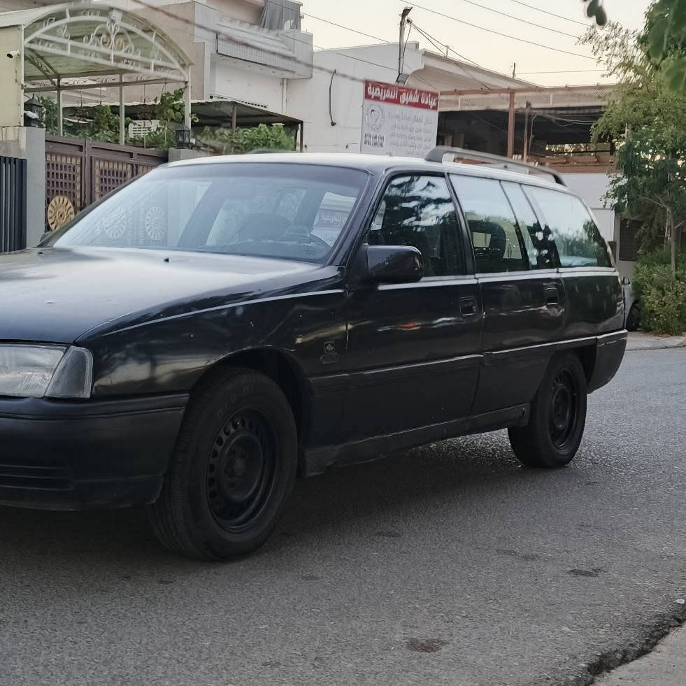 اوبــل اوميگـا ستيشن 
موديـل 1990 
محرك و گير بشرط 
محرك بطه 3000 vvt (6)
گـير اوتو ماتيك
سياره تبريد شغال بس يحتـاج راديتر 
سياره رقم كركوك مشروع وطني 
بيهه بطاقه بانزين 
كهرابائيات كلها شغـال 
سعرها 25 ورقه و بيهه مجـال للشراي 
مكان السياره كركوك 
***********📞☎️ كركوك, العراق
