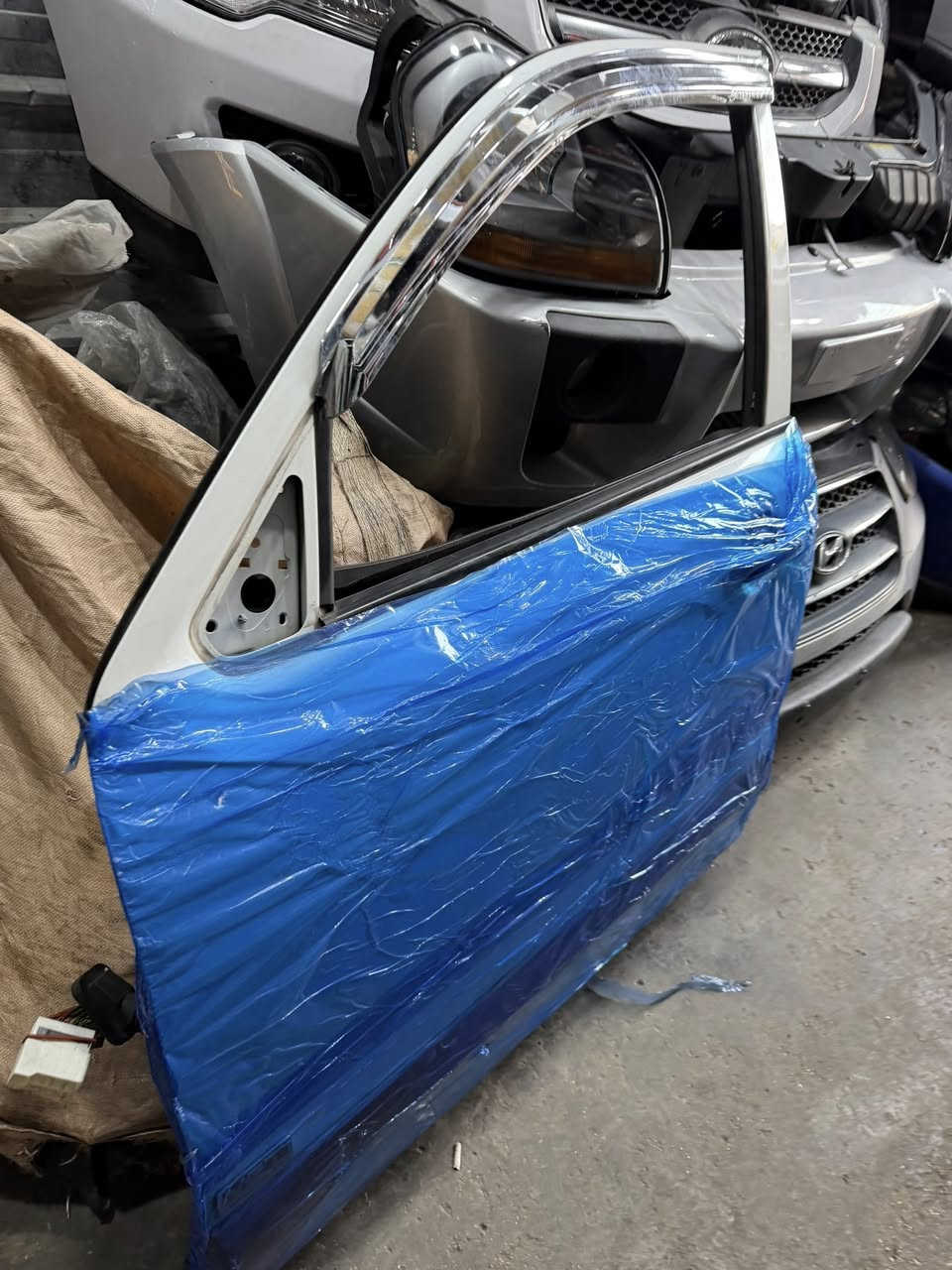 باب ٥ +بنيد ١+جاملغ ٢+ ابيض صدفي.                   سعر جمله
*********** 
العنوان بغداد طالبيه
