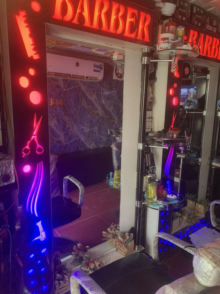 السلام عليكم شباب مرايات 2و+رف فاترينه كلش حلوات نضافه 9‎0‎%‎ قيم واخذ مكاني بغداد الامين 
الاتصال ***********
