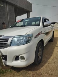 للبيع بيكم هايلوكس موديل 2014 سياره مكفوله من صبغ وضربه سياره نضيفه وا...