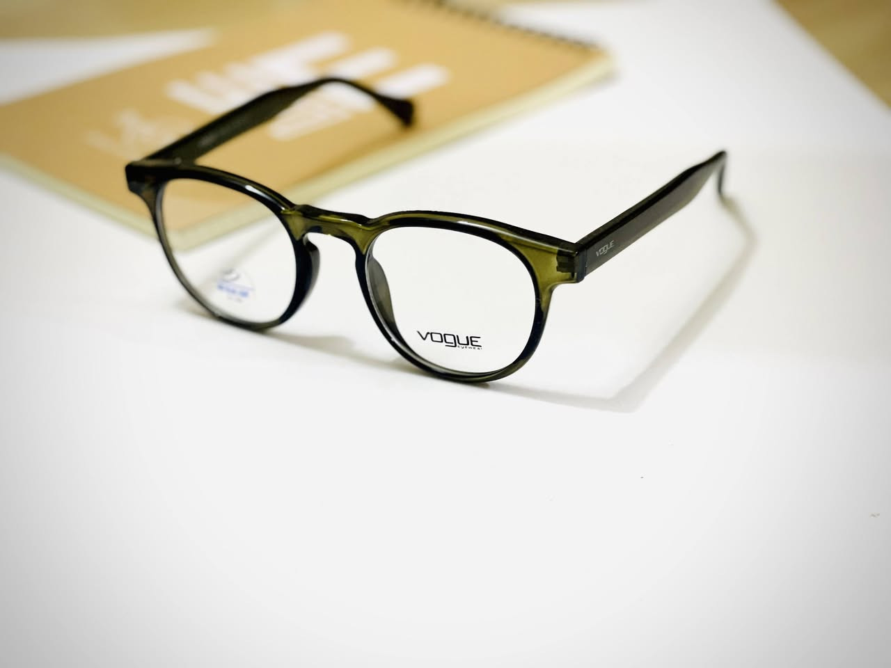 الذهبي للبصريات 
◾️سعر الإطار 10.000 دينار فقط
◾️عدسات طبية وحماية من اشعة الهاتف والكمبيوتر
◾️ارسل كارت الفحص و توصلك النظارة لباب البيت 
للحجز خاص او التصال بنا  ***********
