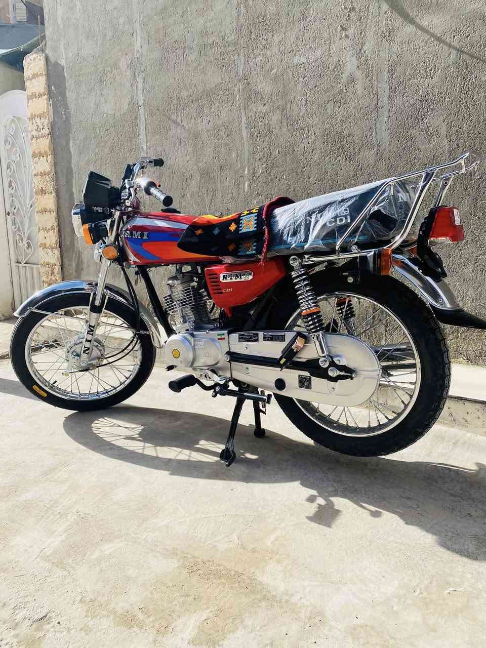 سلام عليكم دراجه نامه امتياز أوراق سكنر صارله 5ايام من طالعه الدراجه جديده كلش سعرهه 700وبيه مجال شي قليل مكاني حي رمضان ***********
