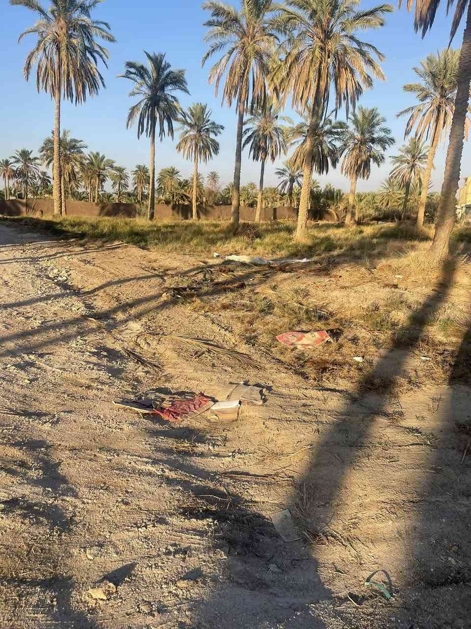 ٢٥٠٠ متر دونم طابو اسهم سند ٢٥ على شارعين متوفر كافه الخدمات ماء وكهرباء وشوارع عرض ١٠ متر وارض زراعيه حلوه العنوان شارع السفينه بشارع الخلف مدرسه الواثق للاستفسار ***********
