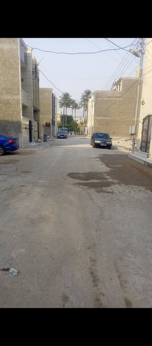 السلام عليكم بيت 100م  بناء حديث للبيع بداية البوعيثه مجمع الأمل طابقين 3 غرف نوم وخدمات غرفتين فوك وحده سويت حمام داخلي بيه ولثانيه على كبر لبيت لطابق الارضي مدخلين صاله وحولي حمام منور وغرفه نوم الاستفسار الاتصال على الرقم ‏‪***********‬‏
