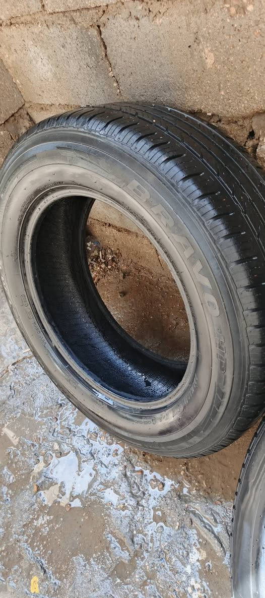 للبيع زوج تايرات حجم 225/65/17 مستعمل السعر 50الف للاتصال ***********
