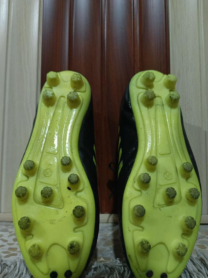 حذاء رياضي سبايك قياس 41  السعر قيم واخذ /مكاني حي المعلمين / ‭***********‬
