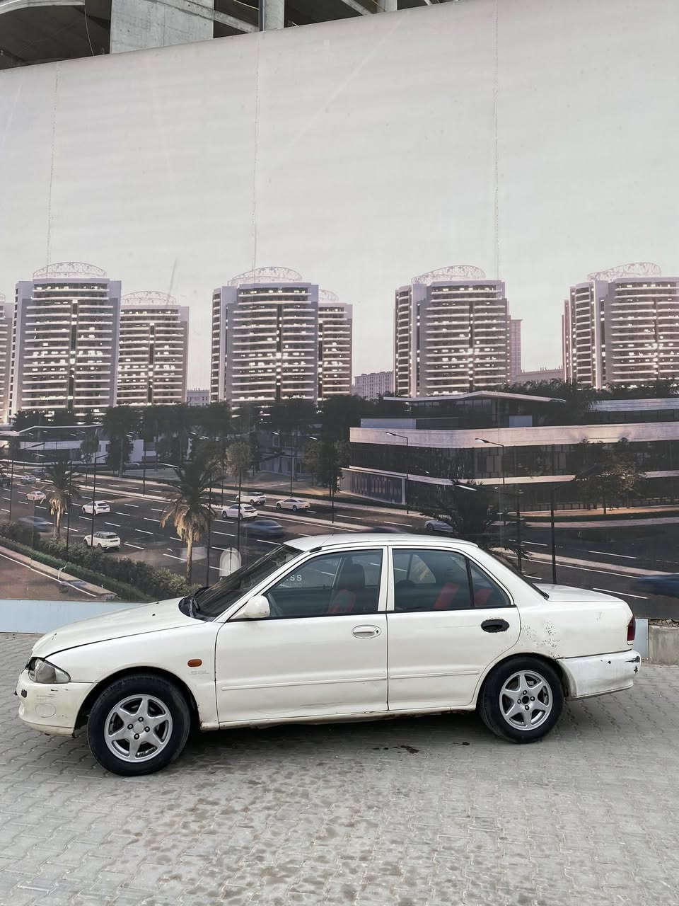 السلام عليكم 
بروتون 2005 بغداد خصوصي رقم انكليزي بـ اسمي ثاني يوم احولك شهر الثاني يوم 21 بدلت مكينه وكير جدد مال حاويه مصار كم يوم والوصل موجود 
تخم تاير كامل جديد تجي وتشوف 

التبريد ثلاجه وهم تجي وتشوف بعينك ما ناقصه اي شي مجرد شغلات بسيطه كرزازه مال لايت ويده مال ماسحات 
السعر : 38 وبيها مجال قليل قليل كلش حك الجيه معجبك السعر اكو  ڪَلشي بل سوك 
مكاني الغزاليه 
*********** 
***********
