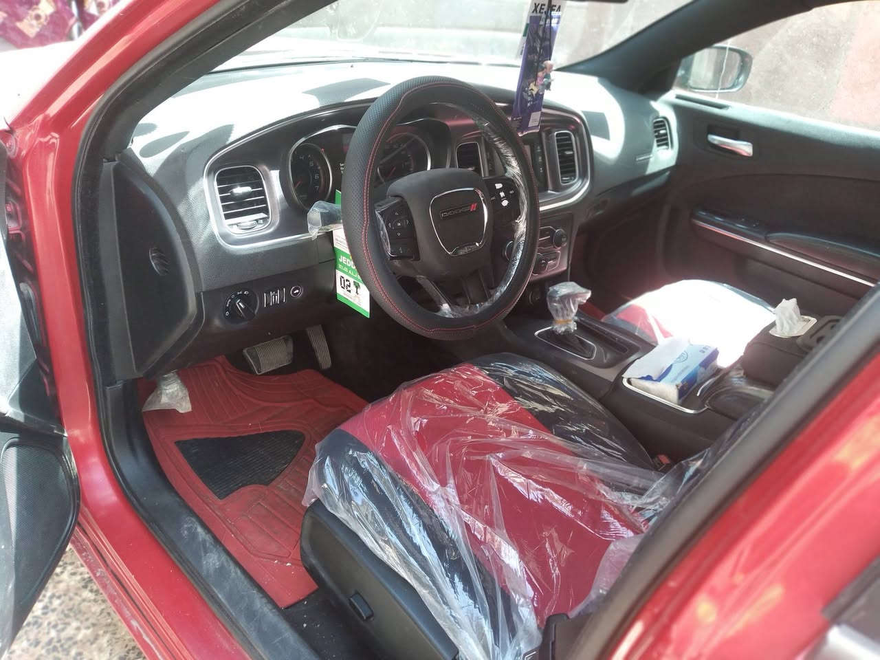 السلام عليكم دوج جارجر موديل ١٩ متؤمة شمالي على الحاسبة ارقام اصلية مو دك وين مايعجبك روح بيها جاهزة مكينة وكير وتدفئة وتبريد المكان البصرة *********** بيها كصة جنطة السعر ٨٠
