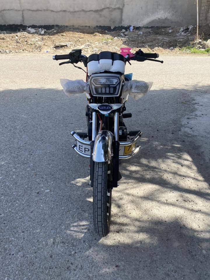 سلام عليكم سيفان ٢٥ دراجة زيرو مصار سبوعين نازلة مكفولة من كلشي بصمتين سويجين شاشة عرض سعرها ٧٧٥وبيهامجال حك جية مكاني ديالى خالص هبهب ***********
