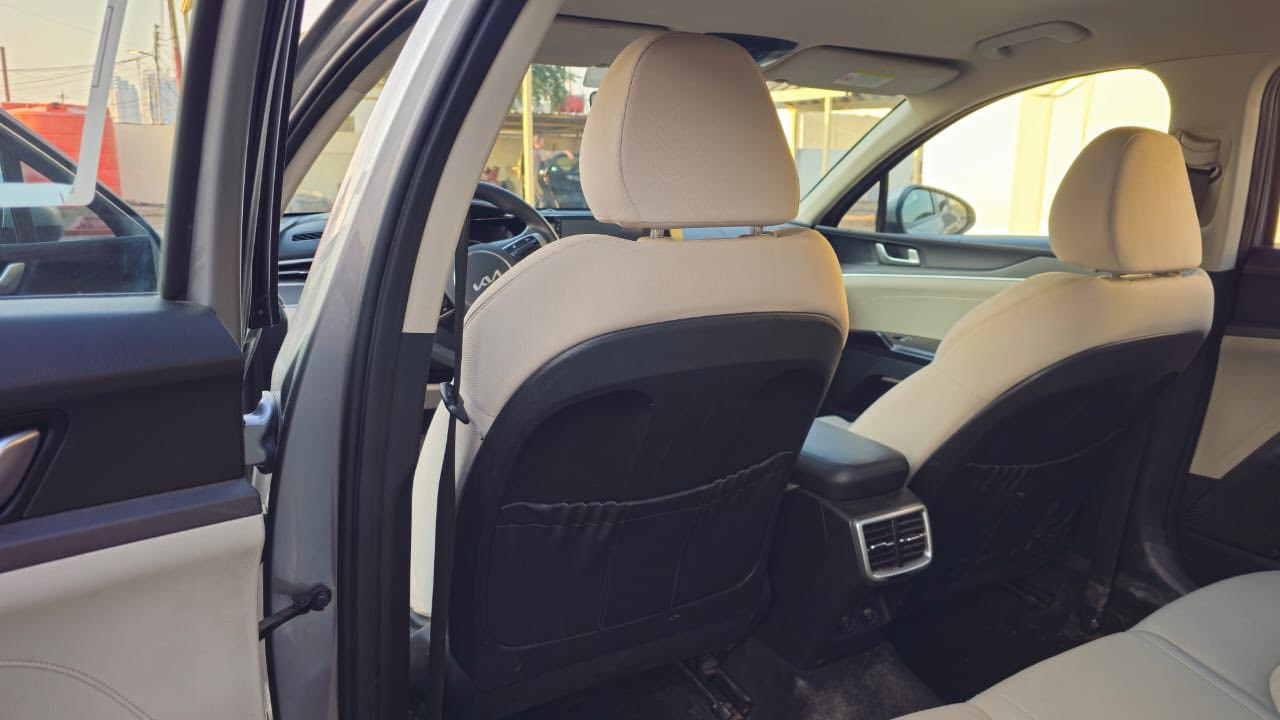 السلام عليكم كيا فايف موديل ٢٠٢٢ سياره خليجي موصفات عادية  سياره ماشيه ٧١ الف حقيقي تحويل مباشر سونر السيارة مرفق بل الصور سياره جهازه من جميع النواحي للاستفسار الاتصال 
***********
***********
السعر ١٧٥ وبيها مجال
مكلف بل النشر 
علاء الكرعاوي هذه حساب صاحب السيارة
