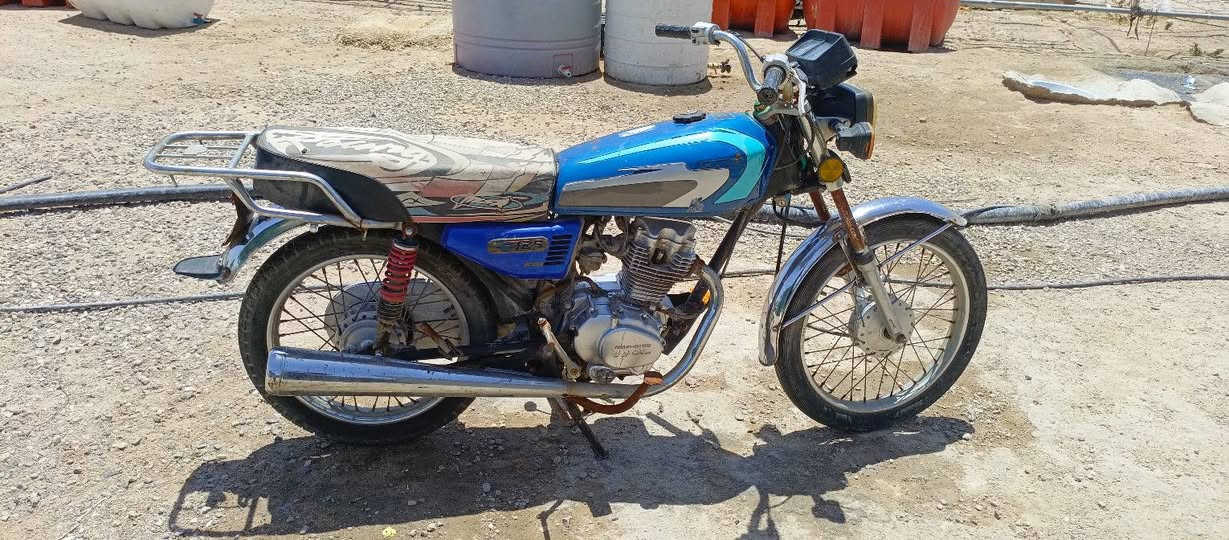 البيع موديل 21 ما مفتوحه بس بدون وراق سعر 400 وبيها مجال  المكان زبير مزارع نامه رقم ***********
