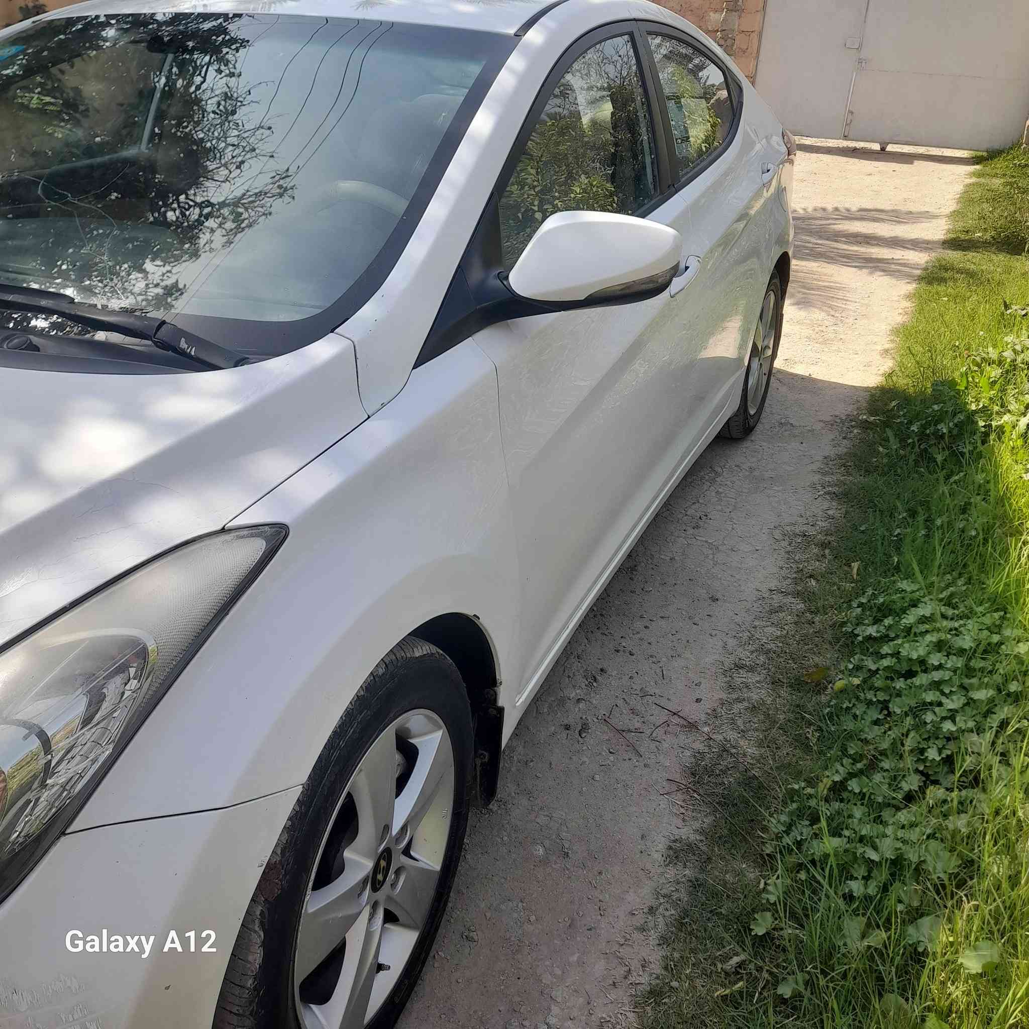 للبيع اللنترا خليجي 2012
حادثها بالعراق تبديل جاملغ 
وبنيد ضربتها باللغد جهة السائق شي 
بسيط وبيها مكانات بارد لاصبغ ولامعجون
مواصفاتها معروفه ميحتاج اذكرها السعر
105 وبيها مجال شي بسيط الشراي يتصل ***********
