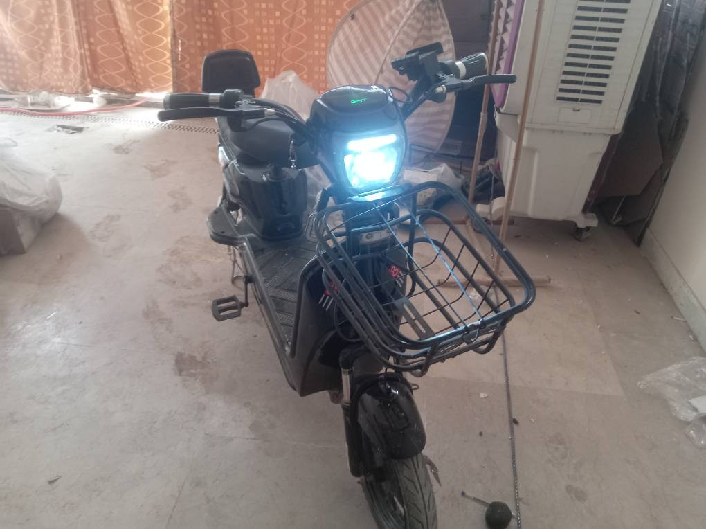 السلام عليكم
دراجه شحن
 نضيفه وجديده
 العنواه، كربلاء  جمعت اهل البيت 
السعر 285وبي مجال *********** هذا الرقم بي  لواتساب
