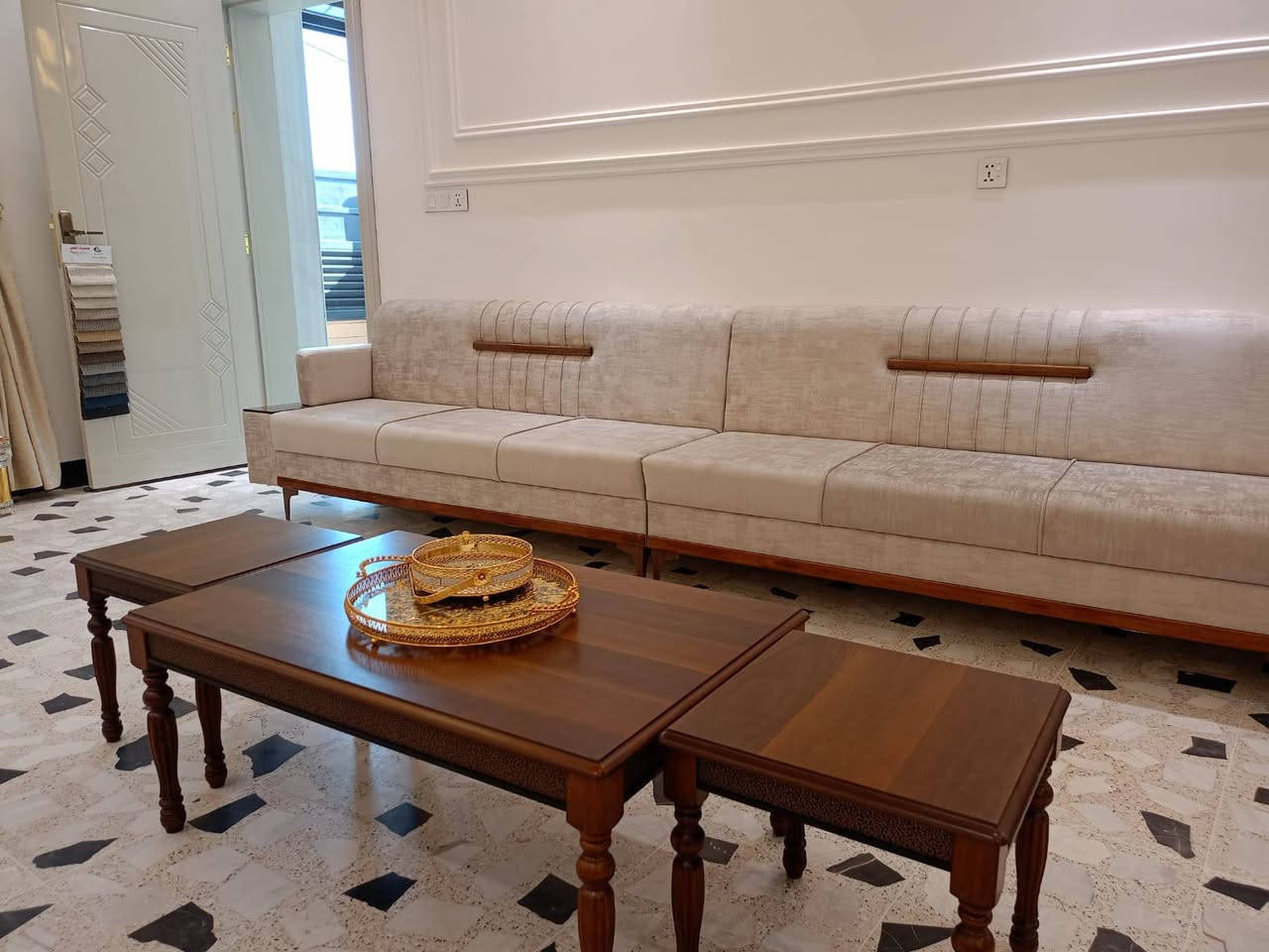 يعلن معمل الريان للتخم والديوان عن تخفيض بنسبة 5 -/- في الأسعار بمناسبة قرب حلول شهر رمضان المبارك والعرض ساري لنهاية شهر رمضان المبارك 
تخم وديوان حسب الطلب بالالوان والقياسات بلوك اسود اسفنج مميز خشب جام روسي 
العنوان الكفل الشارع الرئيسي قرب مستشفى الكفل مقابيل علاء ابو الإنشائية للاستفسار الاتصال على الرقم *********** واتساب
