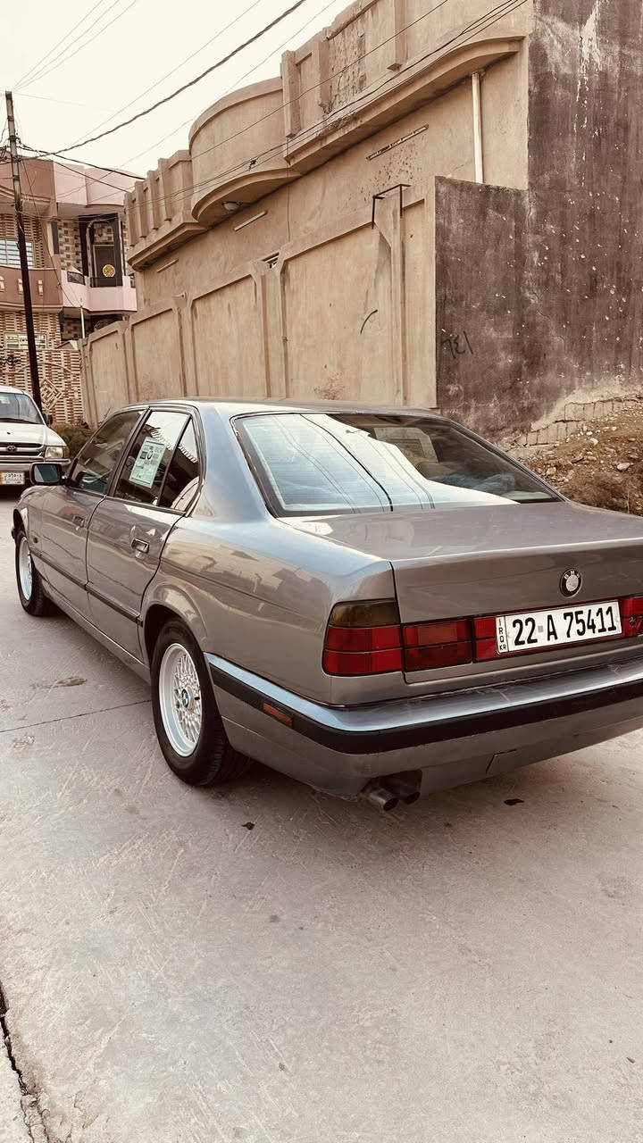 السلام عليكم
بي ام 525موديل 93صبغ جماليه بدون ضررسياره جاهزه بدون اي مصرف شرط الوكاله اوالتحويل مكان السياره موصل 
السعر 63 
الشاري بيه مجال***********
